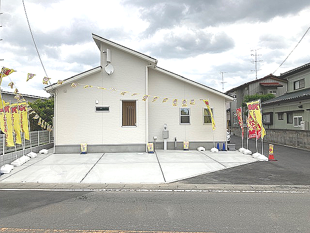 勾配天井と飾柱でオシャレに！